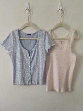 Brandy Melville Floral Tee & Blush Lace-Trim Tank Set Size 2/XS